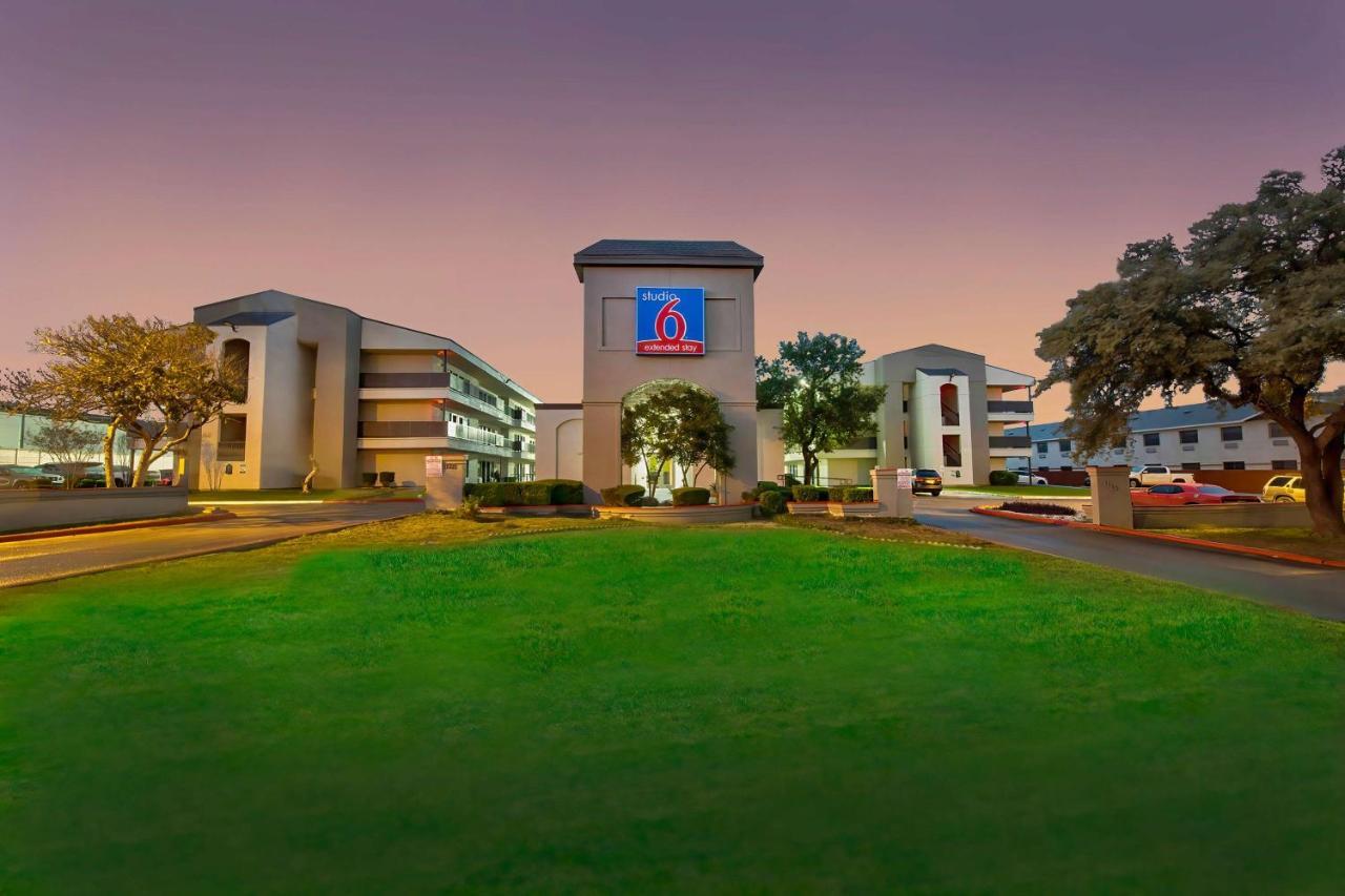 Studio 6-San Antonio, Tx - Airport Hotel Exterior photo