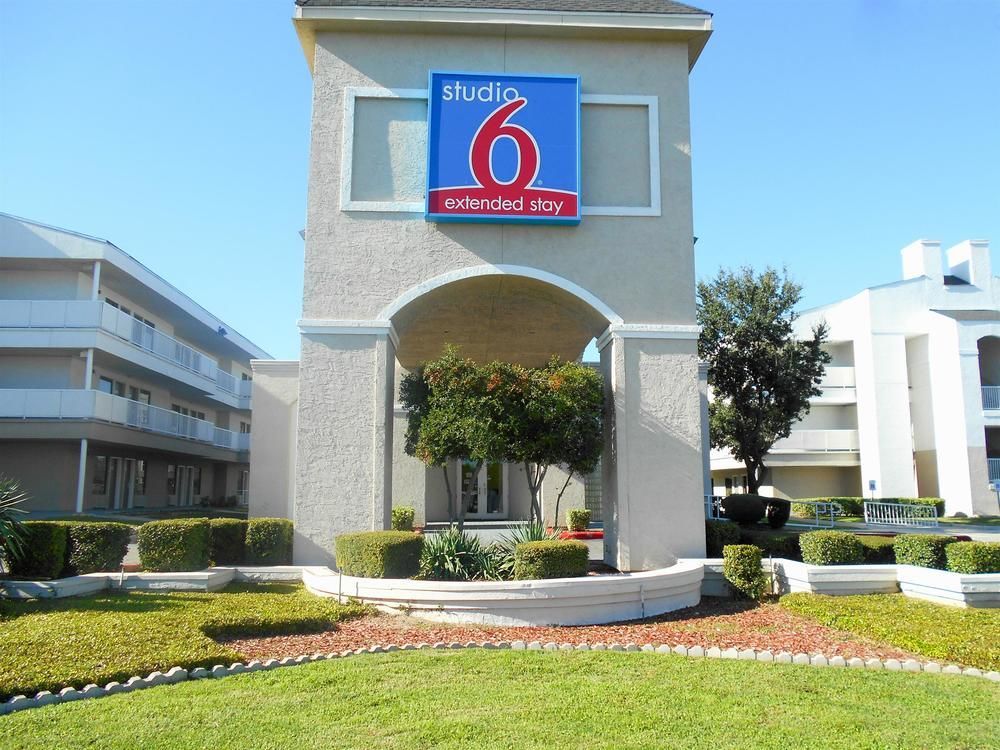 Studio 6-San Antonio, Tx - Airport Hotel Exterior photo